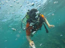how to use a GoPro Hero 7 underwater - Floaty grip